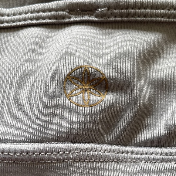 Grey Cropped Workout Tank! - Picture 3 of 5